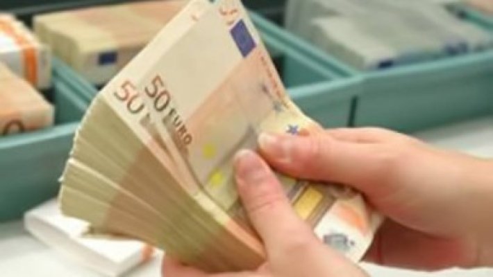 Raiffeisen împrumută euro de la BEI pentru a credita IMM-urile din România